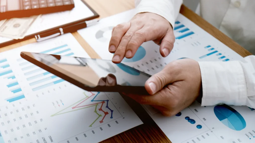 كيفية-تدقيق-الحسابات-1024x576 كيف تبدأ كمحاسب أو مدقق حسابات حر وتقدم خدمات محاسبية للشركات عبر الإنترنت