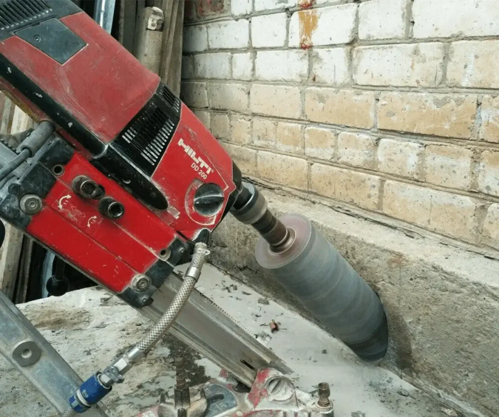 تخريم-بالكور-دريل-1024x856-1 عمل فتحات في الخرسانة وقص خرسانة باحترافية - كيف تختار الجهة المناسبة لإنجاز العمل دون أضرار | دريل مكس لخدمات الكور